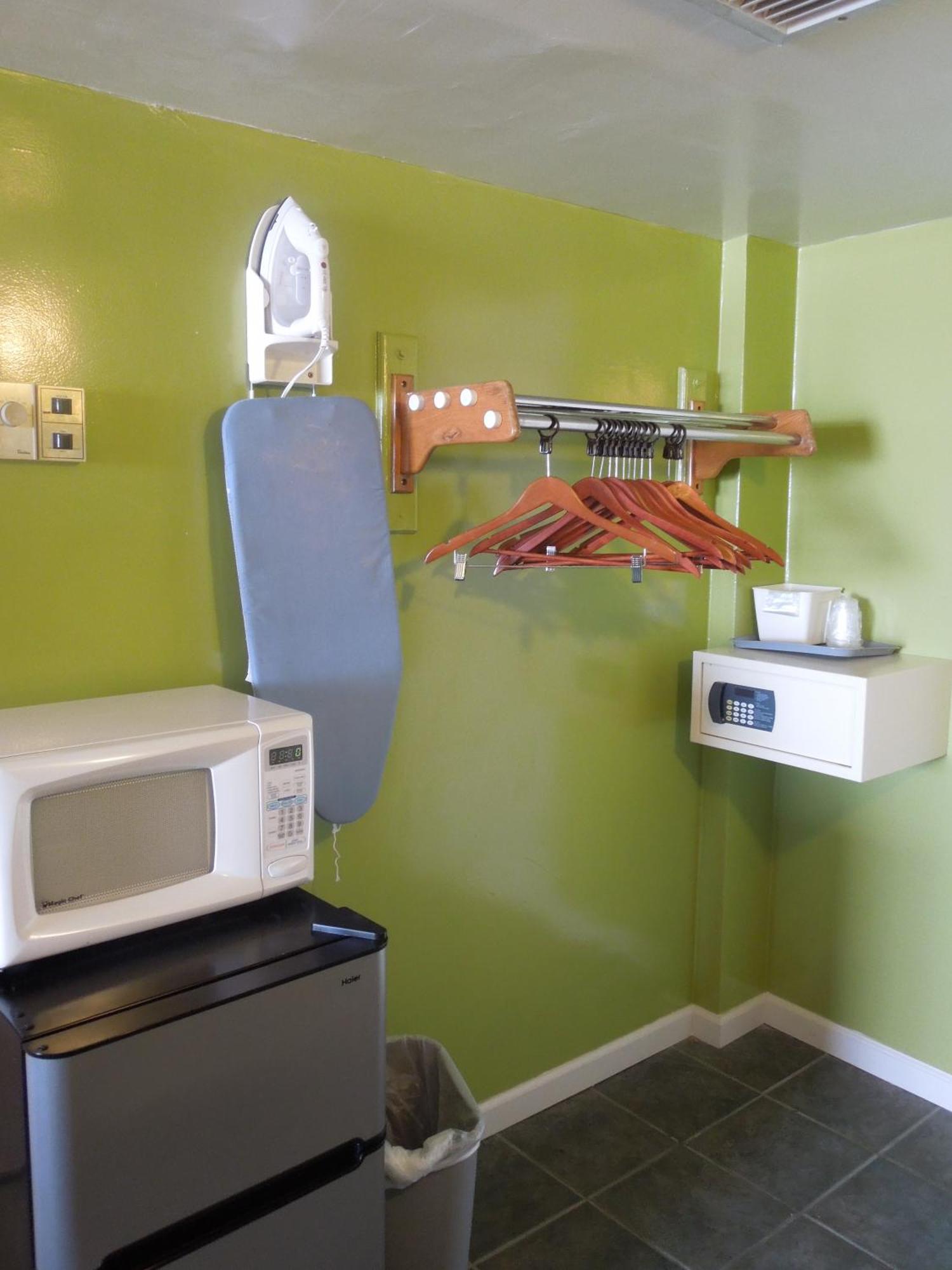 Motel Seahawk 2*